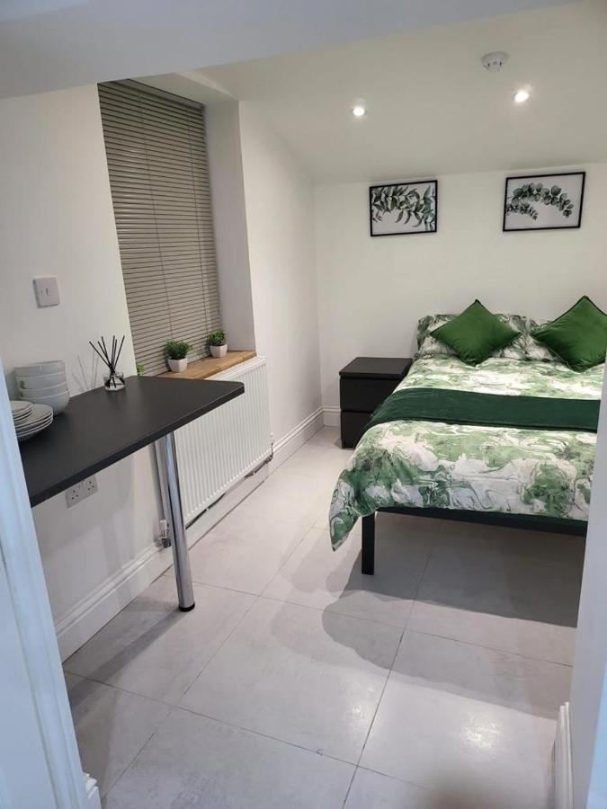 Fancy Basement Flat B Leilighet London Eksteriør bilde